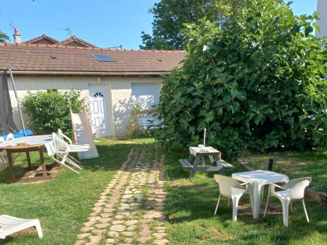 Jacques Et Paola Chanis Amberieu-en-Bugey Exterior photo