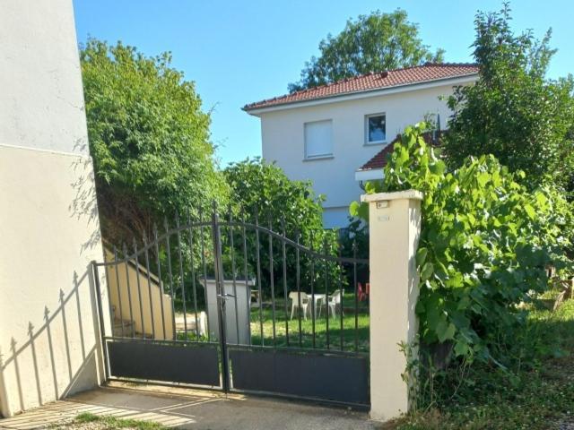 Jacques Et Paola Chanis Amberieu-en-Bugey Exterior photo
